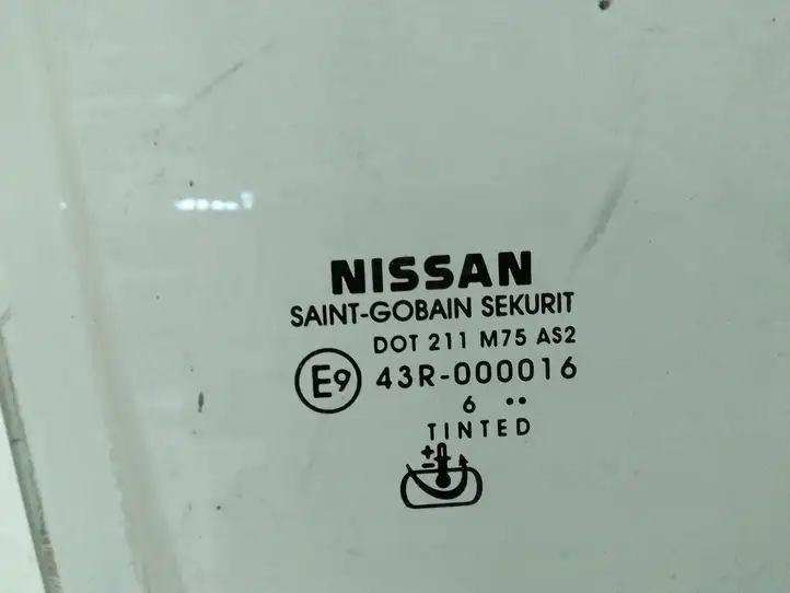 Nissan Pathfinder R51 (2005 - 2012) Стекло передней двери — фото 2