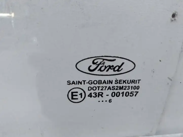 Ford Focus (2005 - 2008) Стекло задней двери — фото 2
