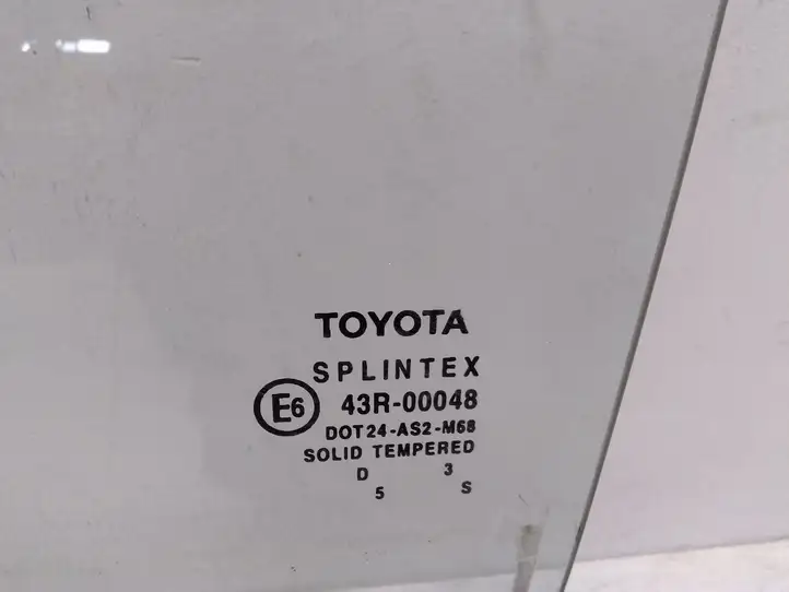 Toyota Corolla E120 E130 (2000 - 2004) Стекло задней двери — фото 2