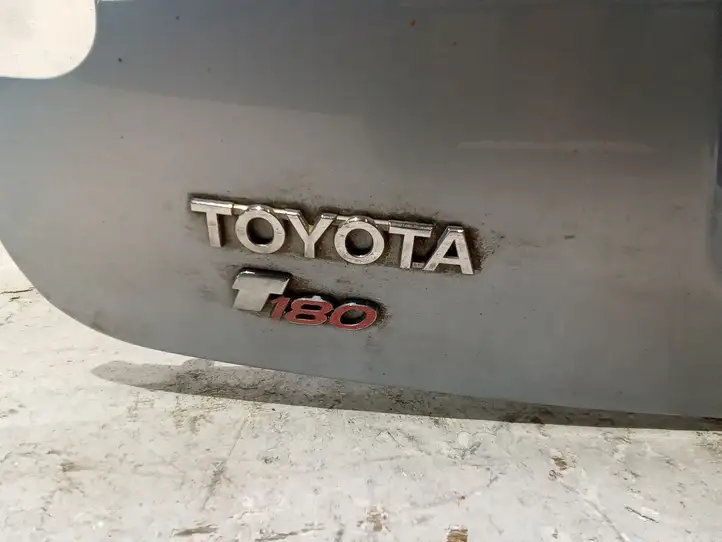 Toyota Auris 150 (2006 - 2012) Крышка багажника — фото 2