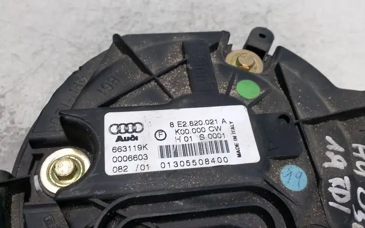 Audi A4 S4 B6 8E 8H (2000 - 2006) 8E2820021A Вентилятор печки — фото 4