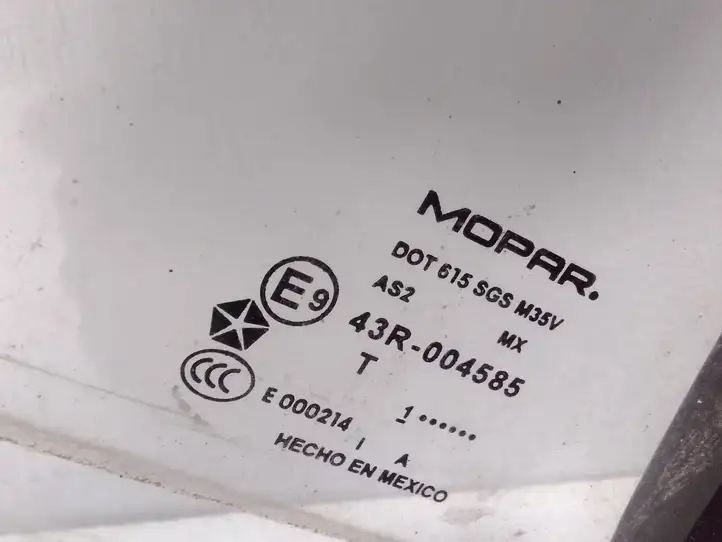 Dodge Caliber (2006 - 2012) Форточка двери — фото 2