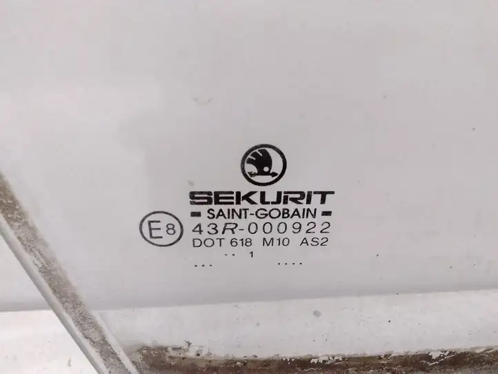 Skoda Fabia Mk1 (6Y) (1999 - 2007) Стекло передней двери — фото 2