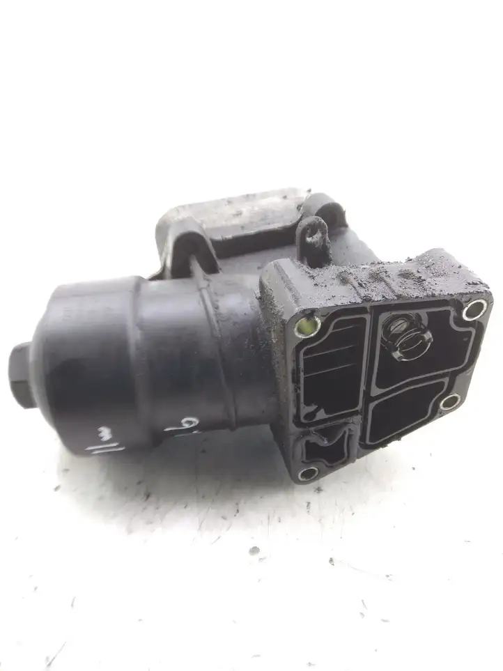 Audi A3/S3 8P (2008 - 2013) 03L117021C Кронштейн масляного фильтра — фото 2