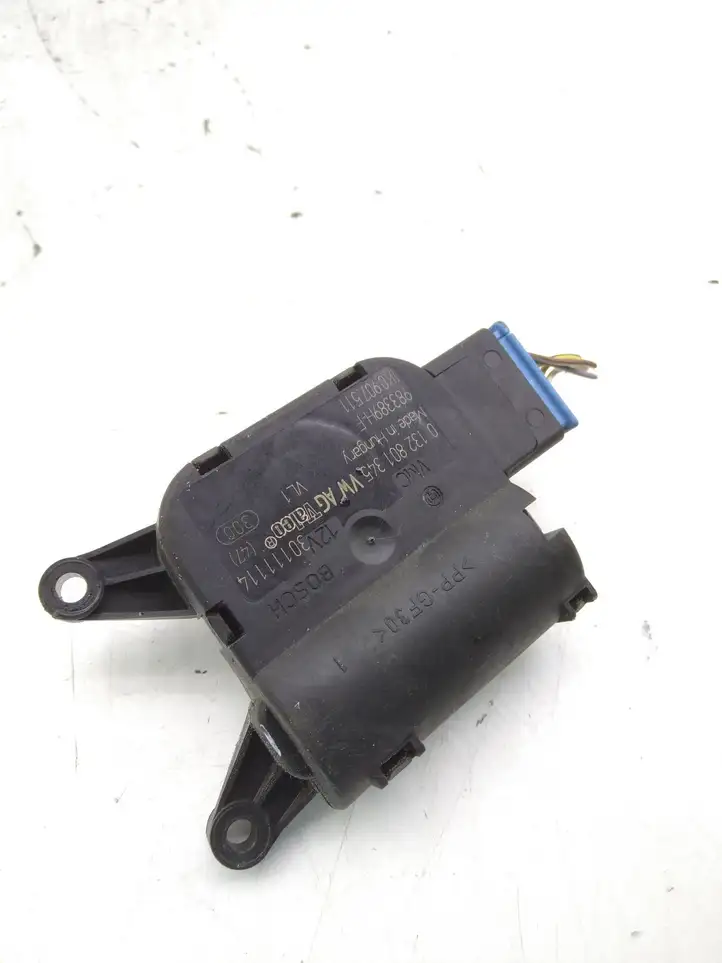 Audi A3/S3 8P (2008 - 2013) 1K0907511 Двигатель задвижки потока воздуха — фото 2