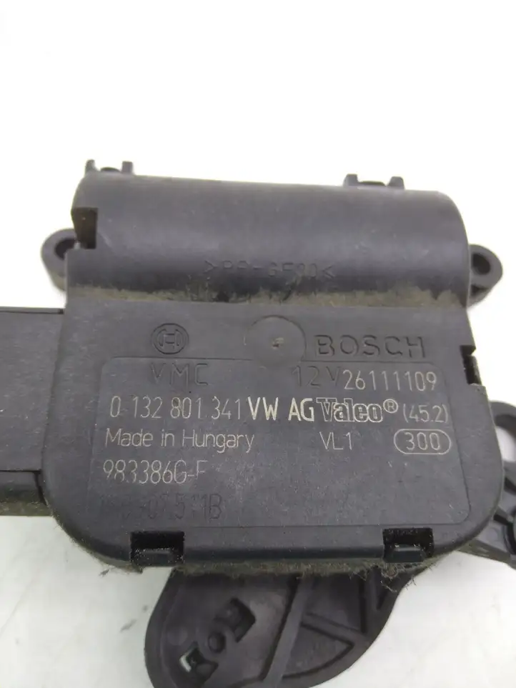 Audi A3/S3 8P (2008 - 2013) 1K0907511B Двигатель задвижки потока воздуха — фото 3