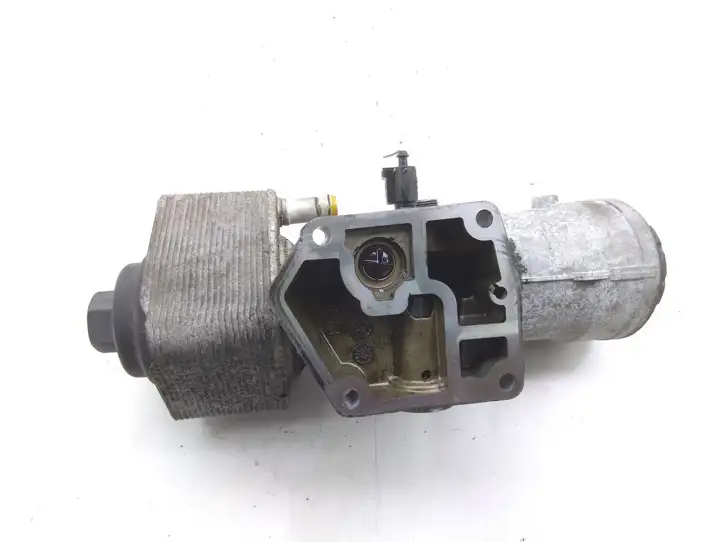 Audi A4 S4 B8 8K (2007 - 2011) 045115389J Кронштейн масляного фильтра — фото 2