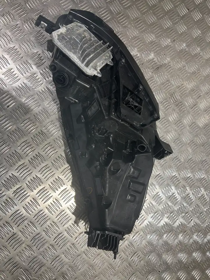 Tesla Model 3 (2017 - 2023) 107737550B Передняя фара — фото 3