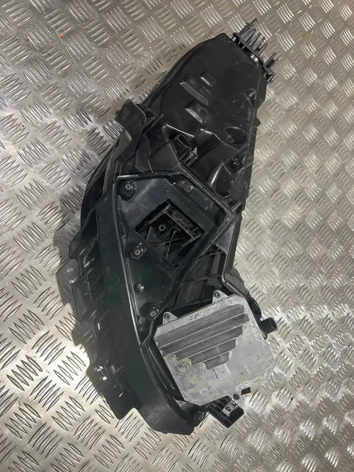 Tesla Model 3 (2017 - 2023) 107737550B Передняя фара — фото 4