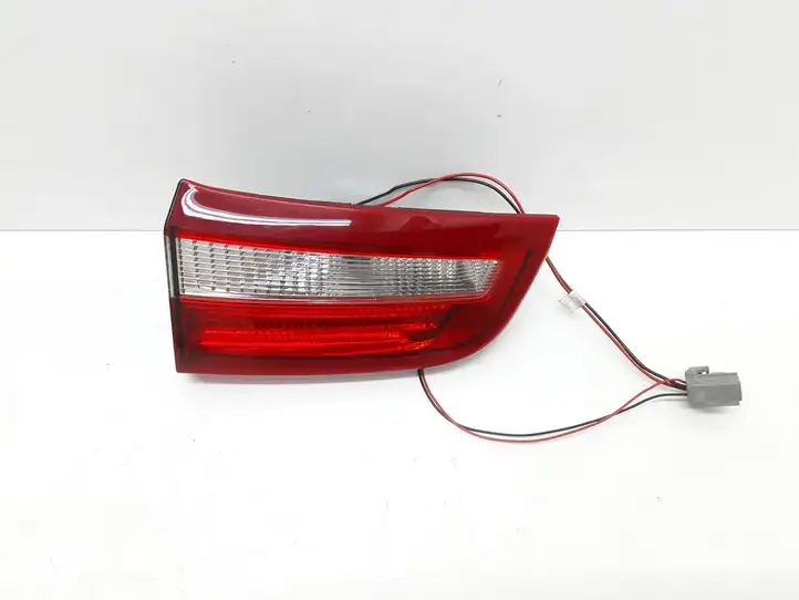 Volvo S60 (2010 - 2013) 30796272 Задний фонарь в крышке багажника — фото 1