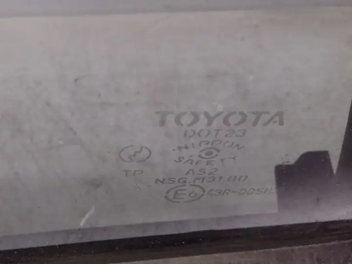 Toyota Corolla Verso E121 (2001 - 2004) Форточка двери — фото 3