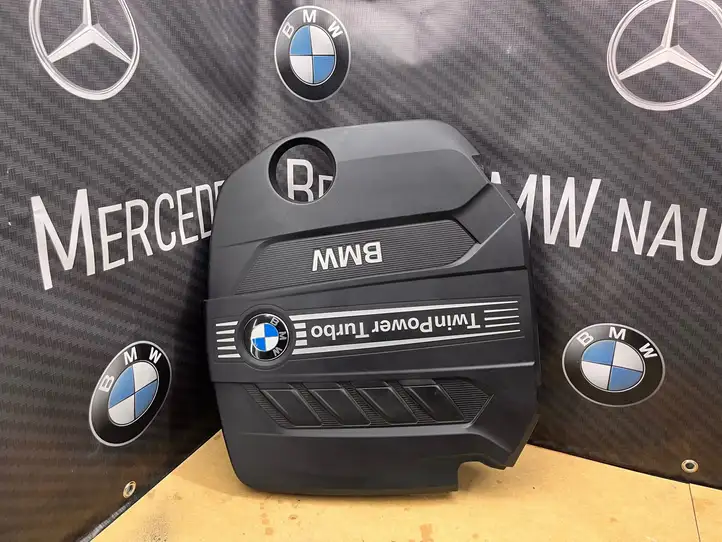 BMW 3 F30 F35 F31 (2012 - 2018) 78108024 Крышка двигателя декоративная — фото 1