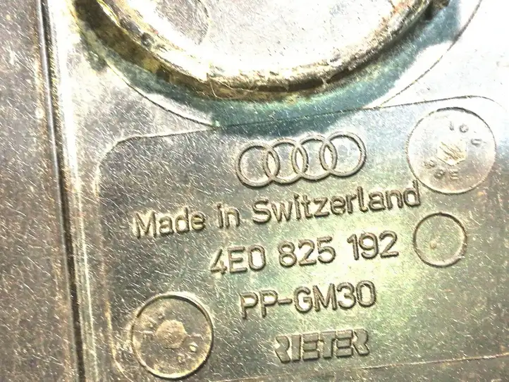 Audi A8 S8 D3 4E (2005 - 2007) 4E0825192 Прочие детали днища — фото 2