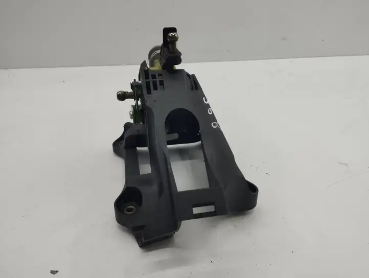 Toyota Auris 150 (2006 - 2012)  112102102 Механизм переключения передач (кулиса) (в салоне)