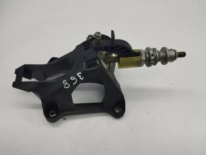 Toyota Auris 150 (2006 - 2012)  112102102 Механизм переключения передач (кулиса) (в салоне)