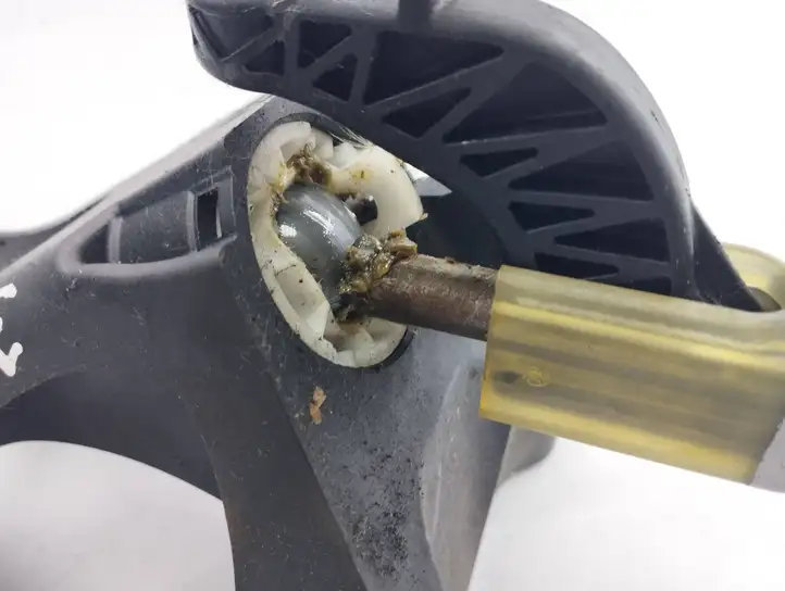 Toyota Auris 150 (2006 - 2012)  112102102 Механизм переключения передач (кулиса) (в салоне)