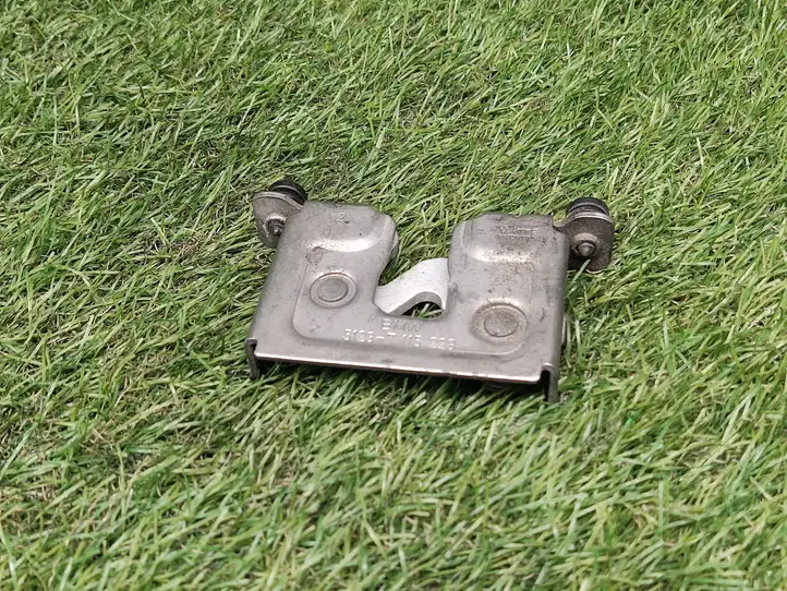 BMW 5 E60 E61 (2004 - 2010)  7115229 Замок капота