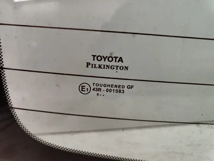 Toyota Avensis T270 (2009 - 2012) 43R001583 Заднее стекло — фото 3