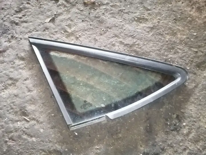 Volkswagen Touran III (2016 - )  5TA845412 Треугольное стекло в передней части кузова