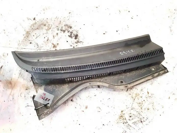 Toyota Corolla Verso AR10 (2004 - 2009) 557810f010 Жабо стеклоочистителей — фото 1