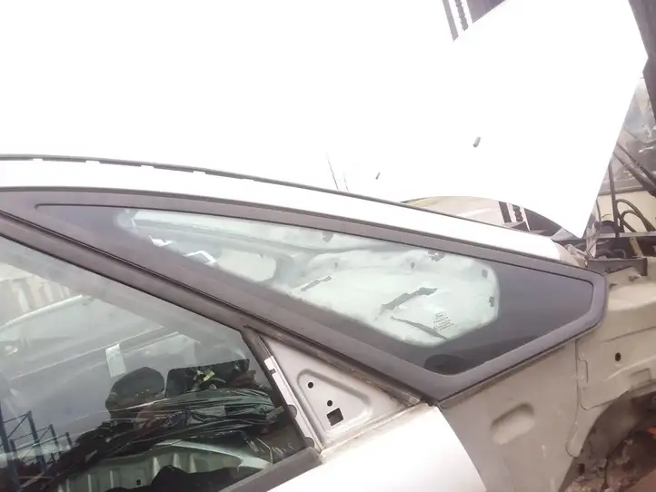Ford Galaxy (2006 - 2010) Треугольное стекло кузова — фото 1