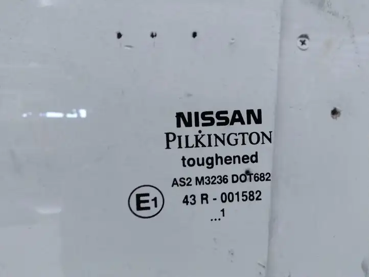 Nissan Almera N16 (2000 - 2010) Стекло задней двери — фото 2
