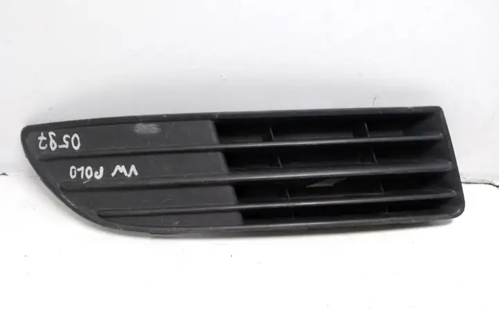 Volkswagen Polo (2001 - 2005) 6Q0853666E Нижняя решетка переднего бампера — фото 1