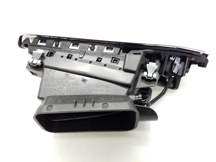 Peugeot 2008 I (2013 - 2019) 9673131677 Боковой воздушный дефлектор — фото 3