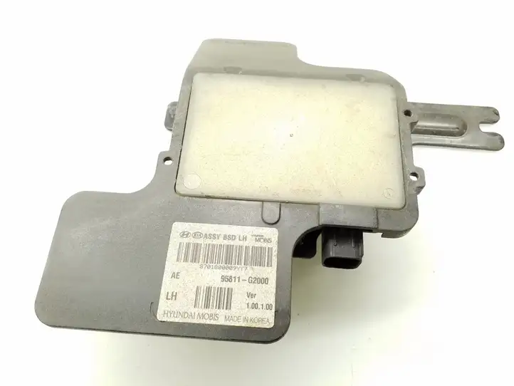 Hyundai Ioniq (2016 - ) 95811G2000 Радар контроля слепых зон — фото 1