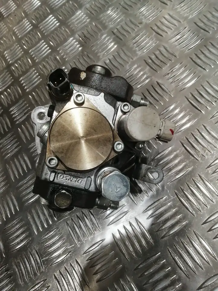 Mitsubishi ASX (2010 - 2016) 1460A043 Топливный насос — фото 2