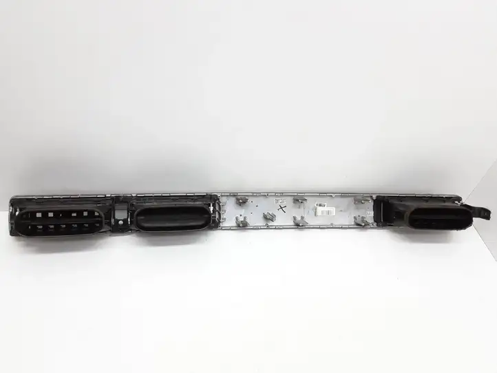 Volvo V70 (2000 - 2004) 30791456 Центральный воздушный дефлектор — фото 4
