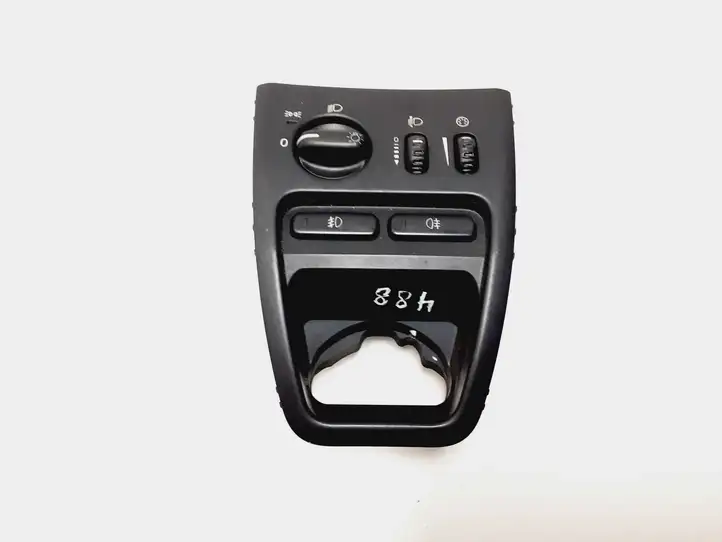 Volvo XC90 (2006 - 2014) 30739304 Включатель фонарей — фото 1