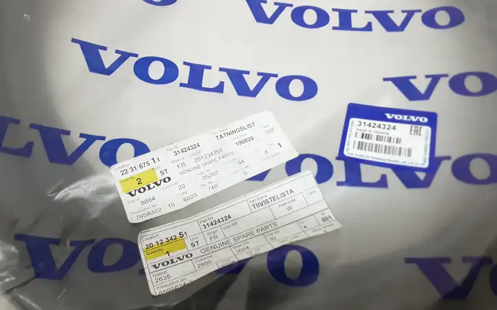 Volvo XC60 (2008 - 2013) 31424324 Уплотнитель передней двери (кузов) — фото 3