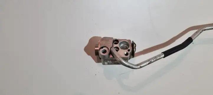 BMW 1 E81 E87 (2004 - 2011) 6927541 Трубки и шланги кондиционера — фото 5
