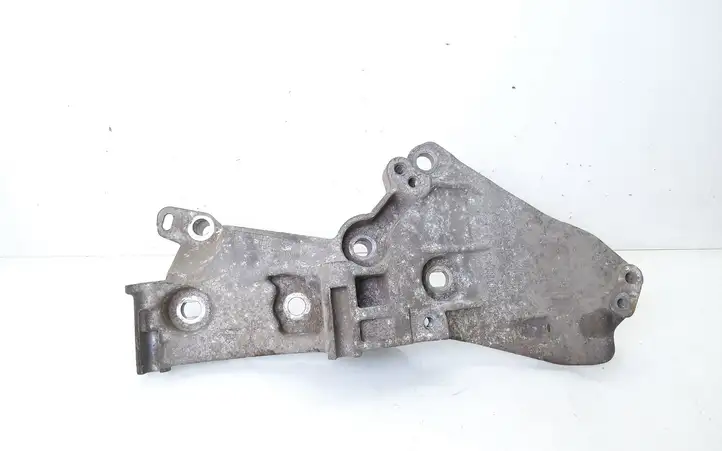 Nissan Qashqai (2006 - 2010) 8200669495 Кронштейн генератора — фото 1