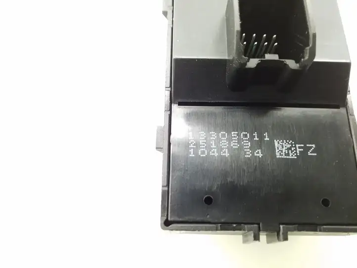 Opel Astra J (2009 - 2012) 13305011 Кнопка стеклоподъемников — фото 4