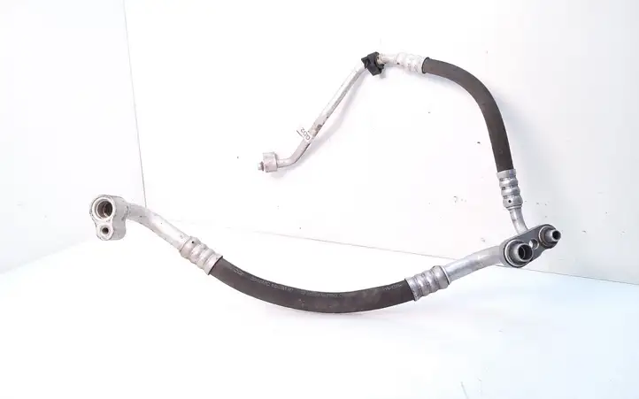 Opel Astra J (2009 - 2012) 13117974 Трубки и шланги кондиционера — фото 1
