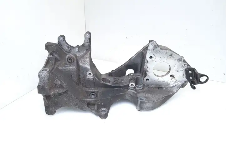 Audi A4 S4 B8 8K (2007 - 2011) 03L903143H Кронштейн генератора — фото 4