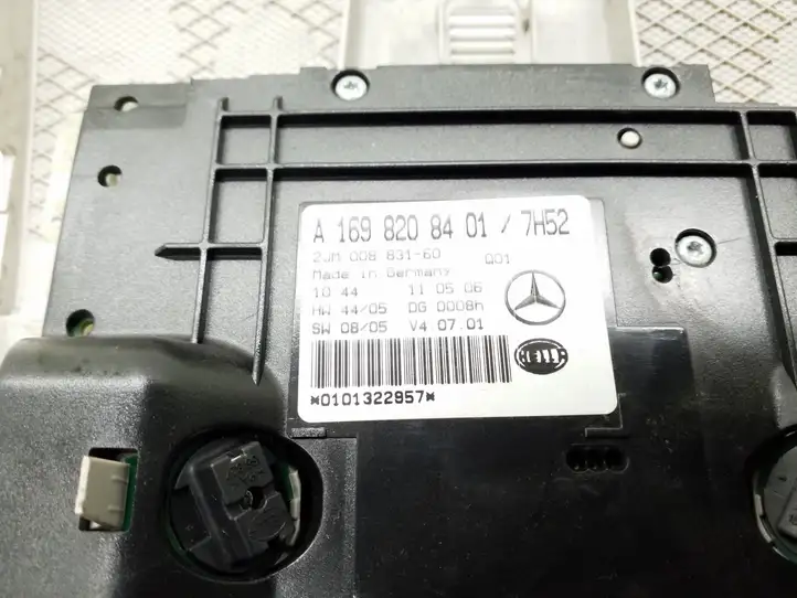 Mercedes-Benz B-class W245 (2008 - 2011) A1698208401 Передняя подсветка — фото 4