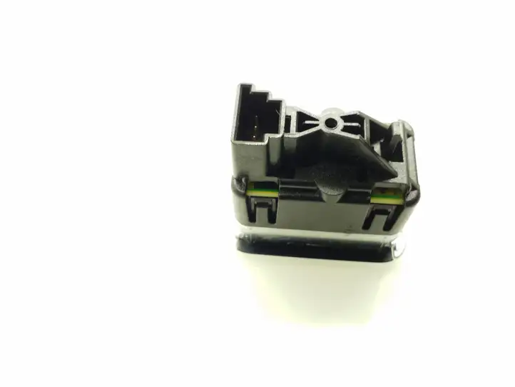 Tesla Model X (2015 - 2021) A2049058202 Кнопка стеклоподъемников — фото 3