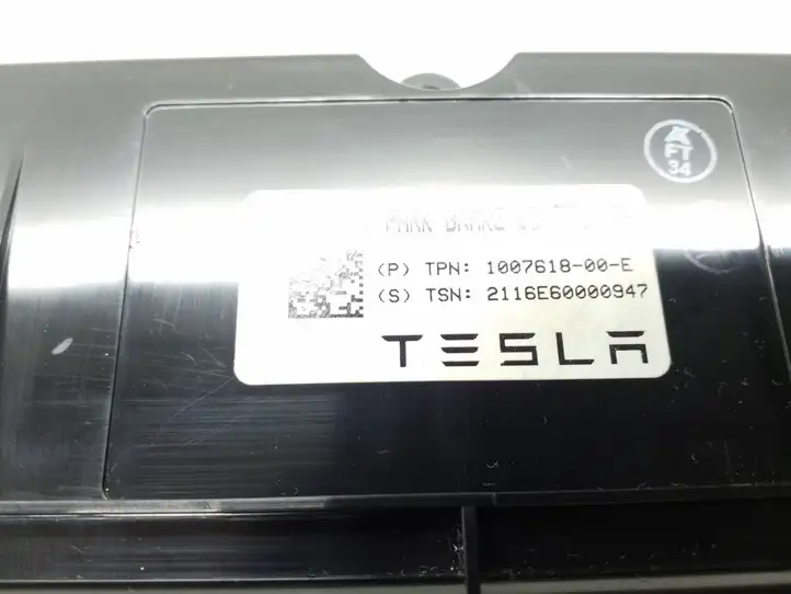 Tesla Model X (2015 - 2021) 100761800E Блок управления стояночным тормозом — фото 4