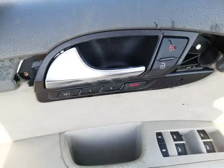 Audi Q7 4L (2005 - 2009) Внутренняя ручка двери — фото 1