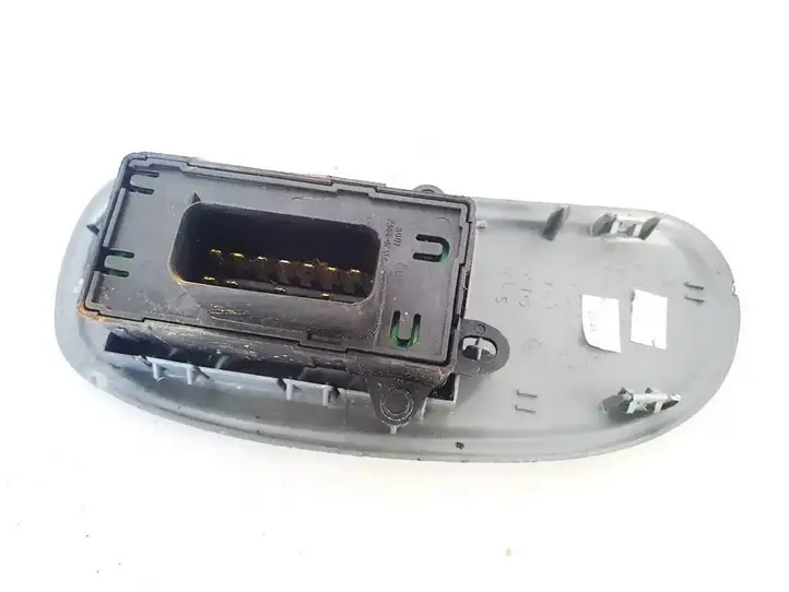 Chrysler Voyager (2004 - 2007) 04685732ac Кнопка стеклоподъемников — фото 2