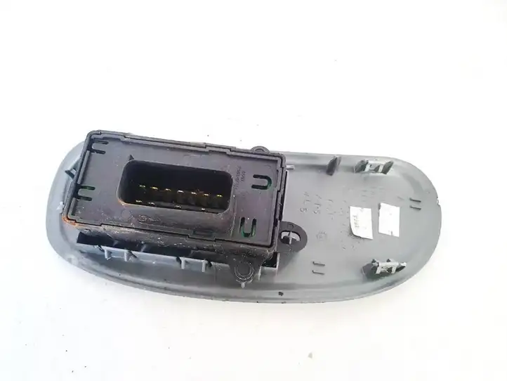 Chrysler Voyager (2004 - 2007) 04685732ac Кнопка стеклоподъемников — фото 3