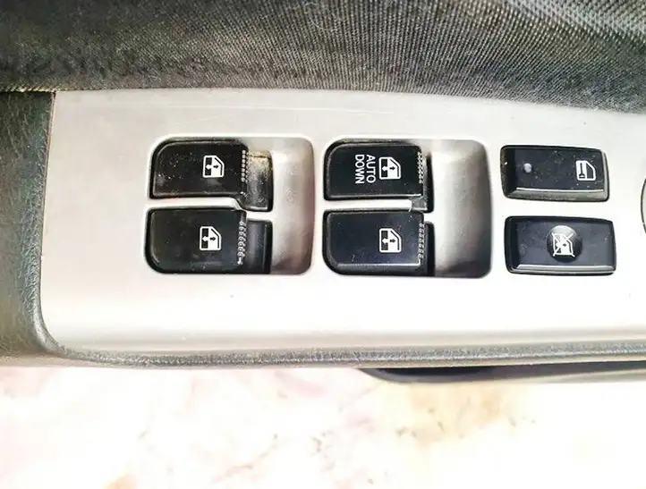 Hyundai Santa Fe (2005 - 2009) Кнопка стеклоподъемников — фото 2