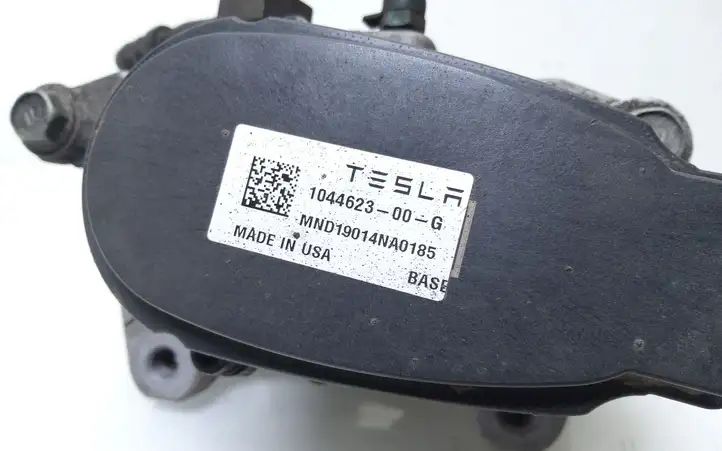 Tesla Model 3 (2017 - 2023) 104462300G Тормозной суппорт задний — фото 2