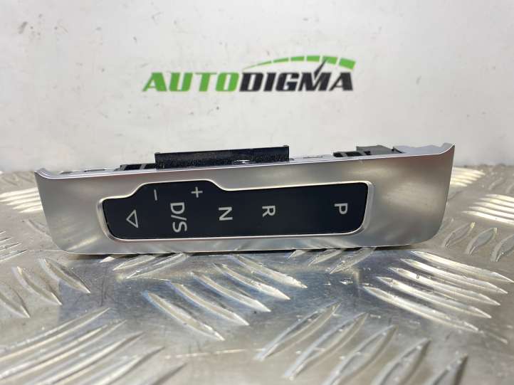 Audi A3/S3 8V (2012 - 2016)  8V2713463B Индикатор передач