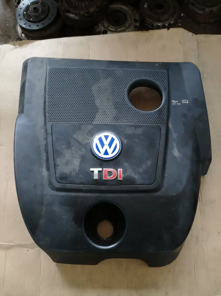 Volkswagen Golf IV (1998 - 2005) 0133162 Крышка двигателя декоративная — фото 1
