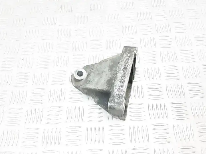 Mercedes-Benz S W220 (1998 - 2006) 6282230104 Кронштейн двигателя — фото 1