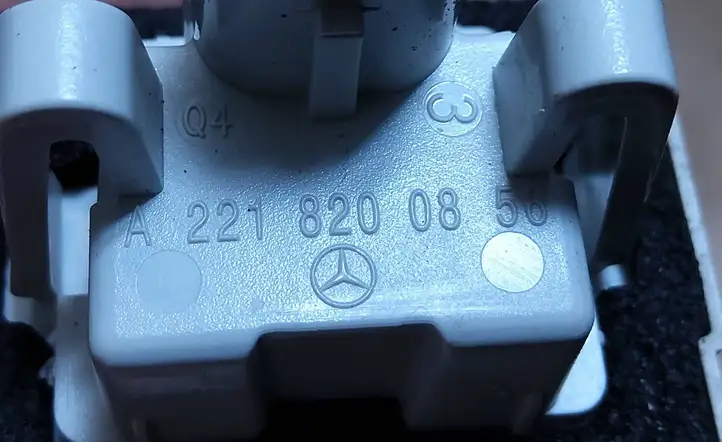 Mercedes-Benz S W221 (2005 - 2013) A2218200856 Подсветка номера — фото 2